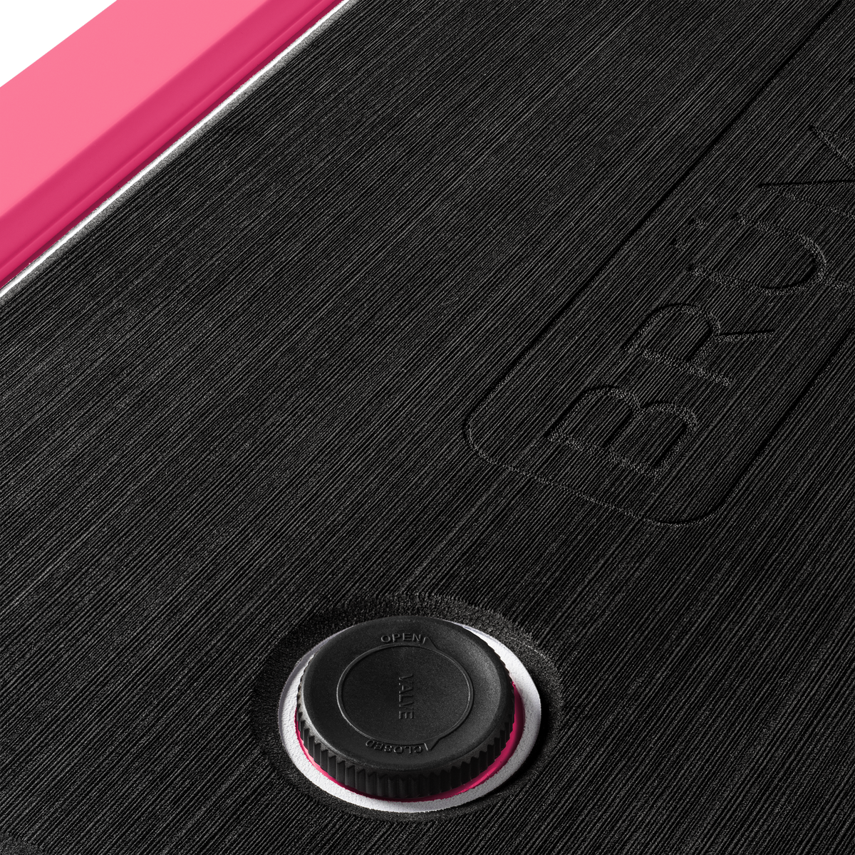 brutank-w1 brutank-55qt-neonpink-vent.png
